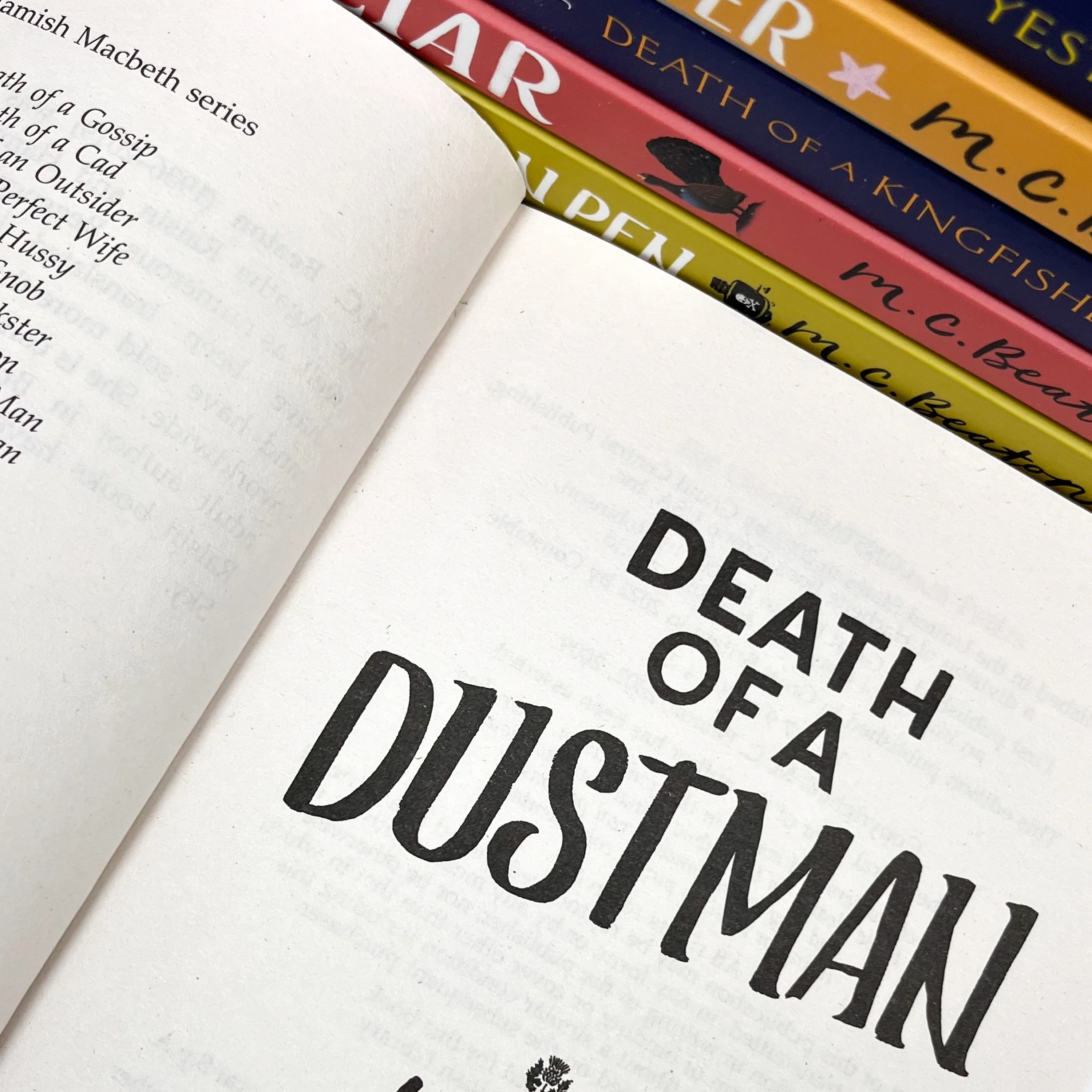 M C Beaton Hamish Macbeth Series Collection 7 Books Set (SERIES 3) (Death of a Gossip, Death of an Outsider, Death of a Kingfisher, Death of Yesterday, Death of a Liar, Death of a Dustman, Death of a Poison Pen) - Image 5