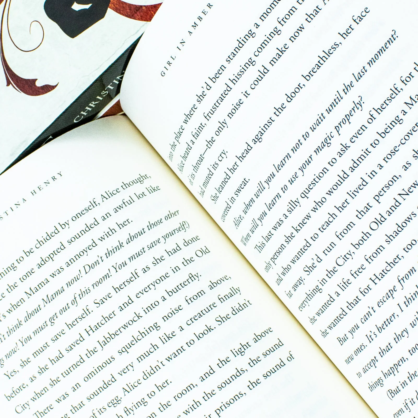 The Chronicles of Alice Trilogy boxset by Christina Henry (Alice, Red Queen, Looking Glass) - Image 5